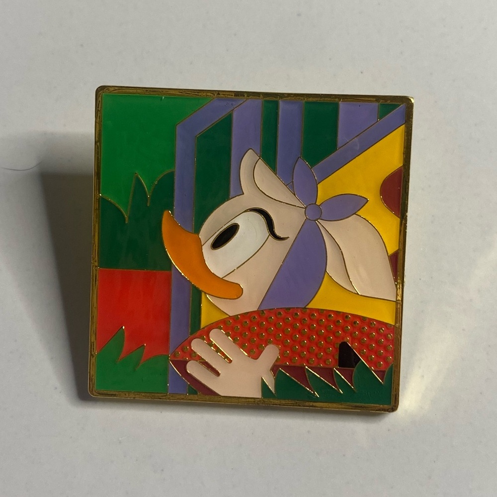 🌸 Disney Loungefly Mickey & Friends Mystery Pin – Daisy Duck + Box 💅✨
